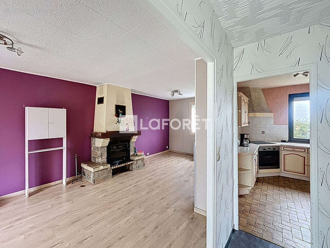 Maison à LA CHAPELLE-BICHE