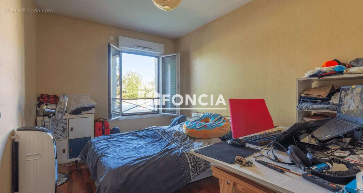 Appartement à AVRILLE