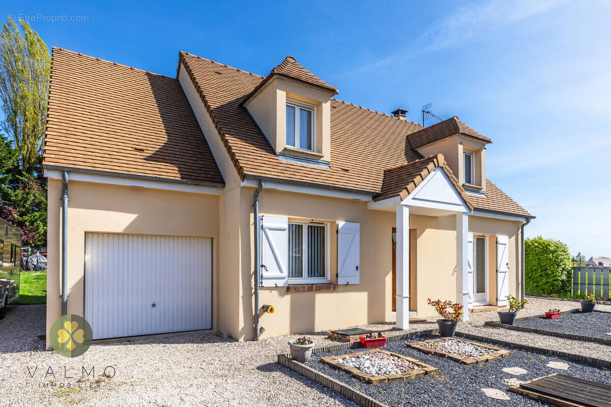 Maison à ORVILLIERS