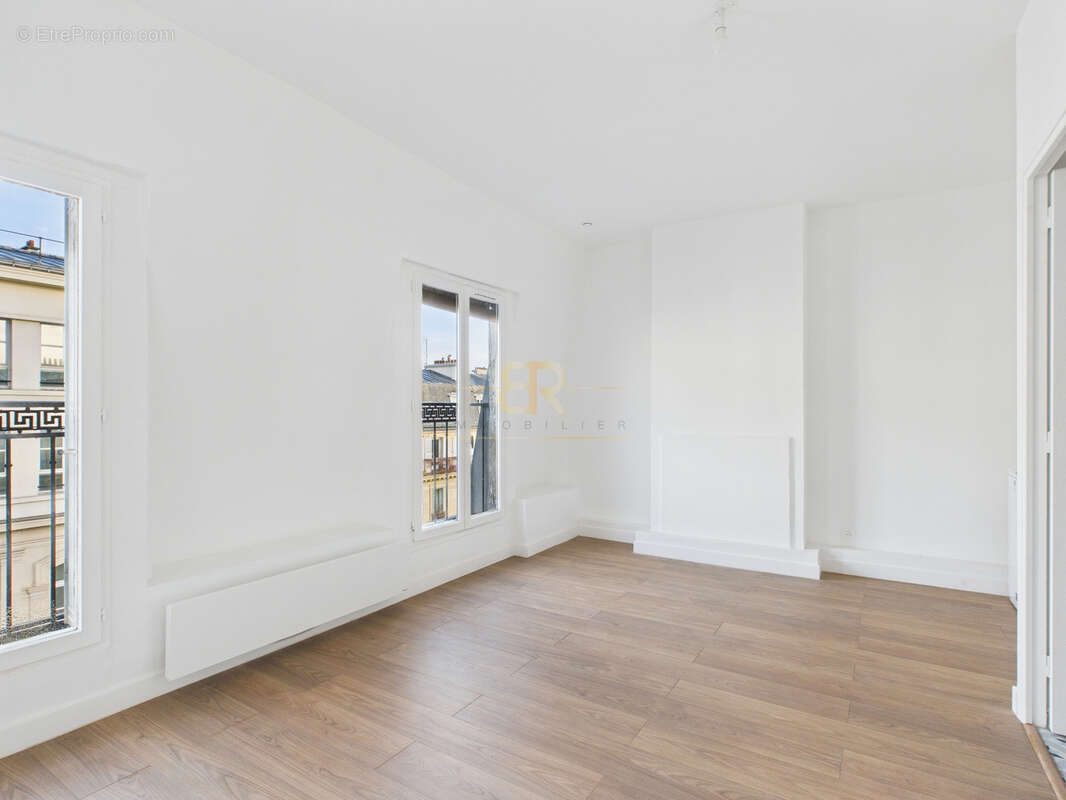 Appartement à PARIS-3E