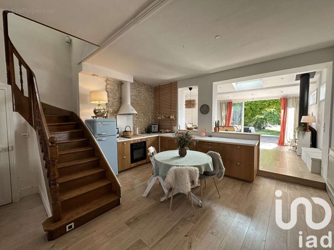 Maison 134 m² à Issoudun  - photo 3