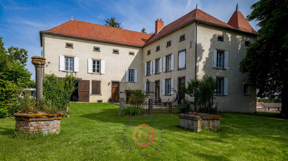 Maison à AUBIAT