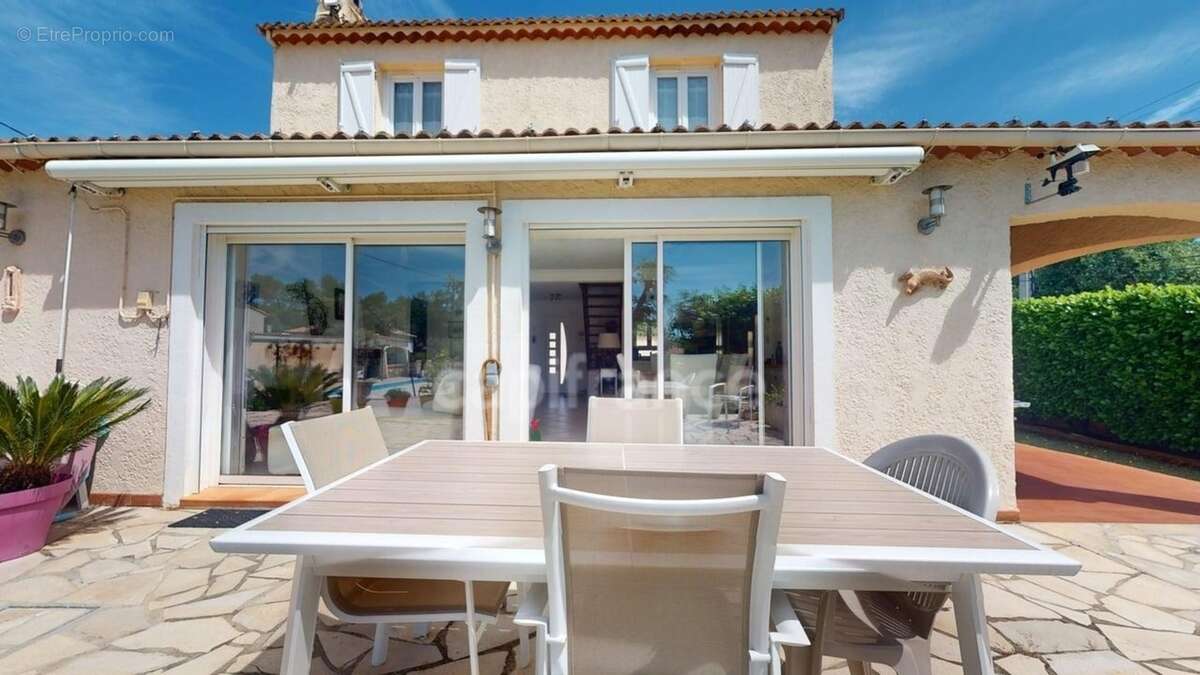 Maison à vendre 5 pièces GAREOULT (83) - photo 16