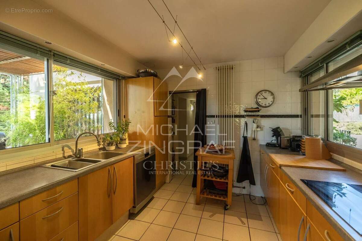 Maison à LA TOUR-D&#039;AIGUES