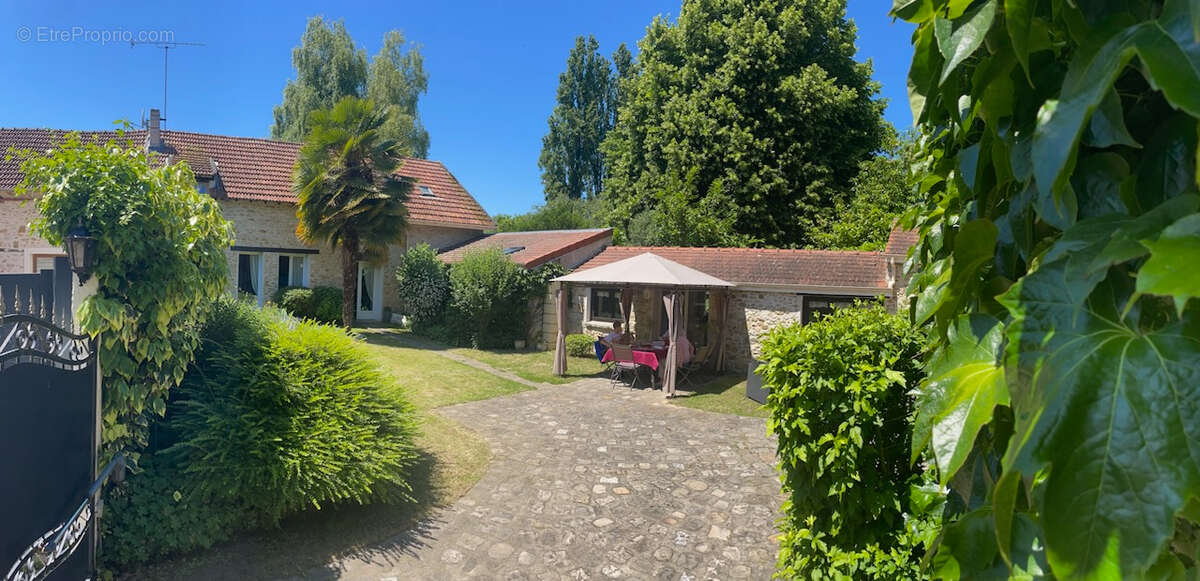 Maison à BOURAY-SUR-JUINE