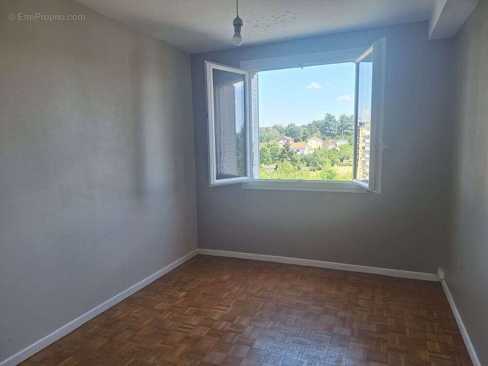 Appartement 80 m² à Sainte-Foy-Les-Lyon  - photo 9