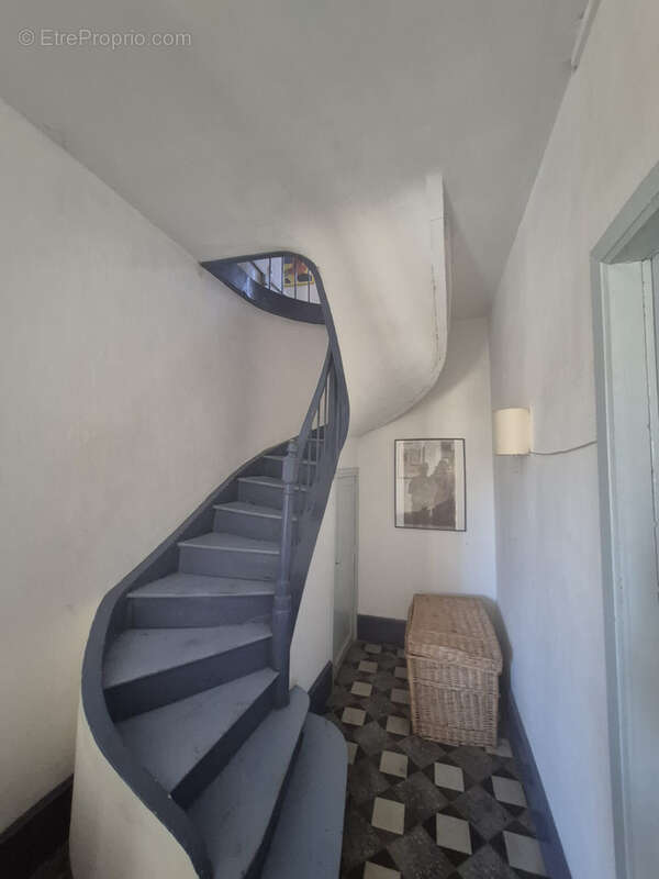 Maison de maître 290 m2 avec 7 chambres, remise et cour   Azille - photo 33
