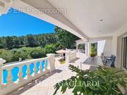 Maison à SAINT-CYR-SUR-MER