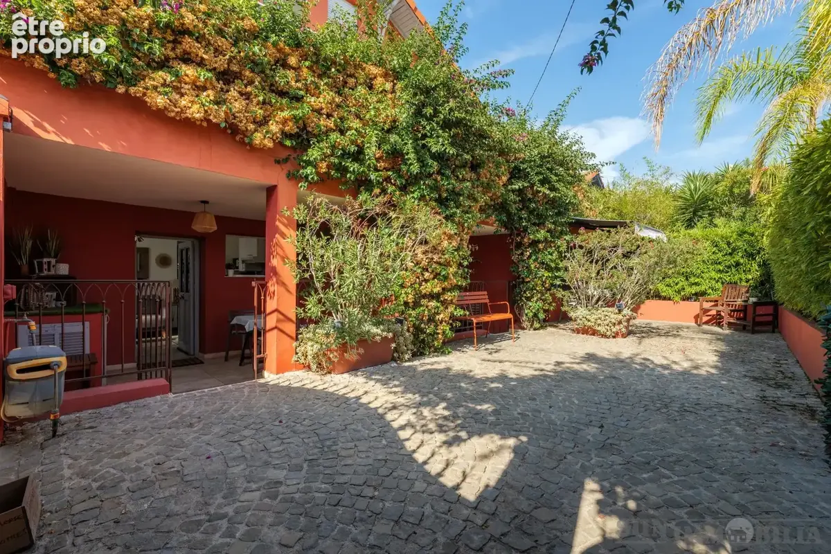 Maison 10 pièces 180 m² à vendre à Cagnes-Sur-Mer (06800) - photo 3