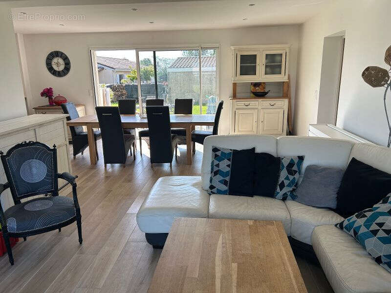 Maison à VILLEGOUGE