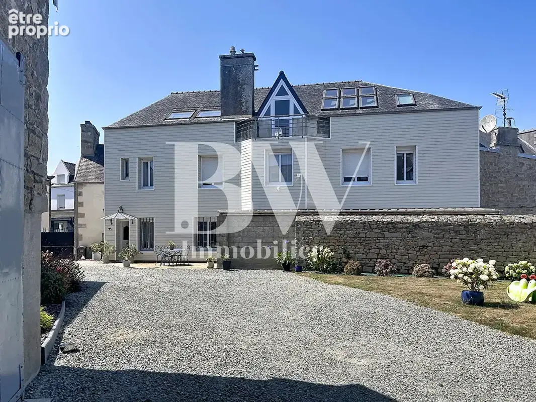 Cléder - Ensemble immobilier de 706 m² avec fonds de commerce inclus  Centre-bourg, commune du littoral - REF : FM620 - photo 2