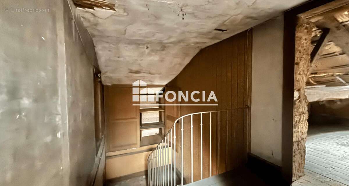 Appartement à REYRIEUX