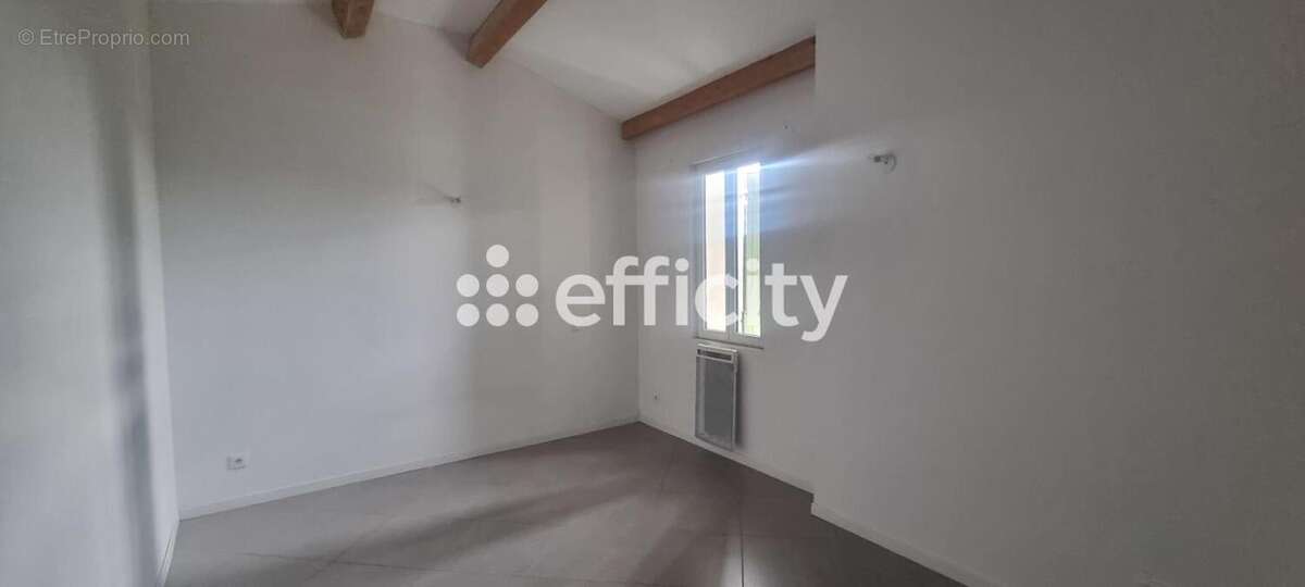 Appartement 210 m² à Ampus  - photo 4
