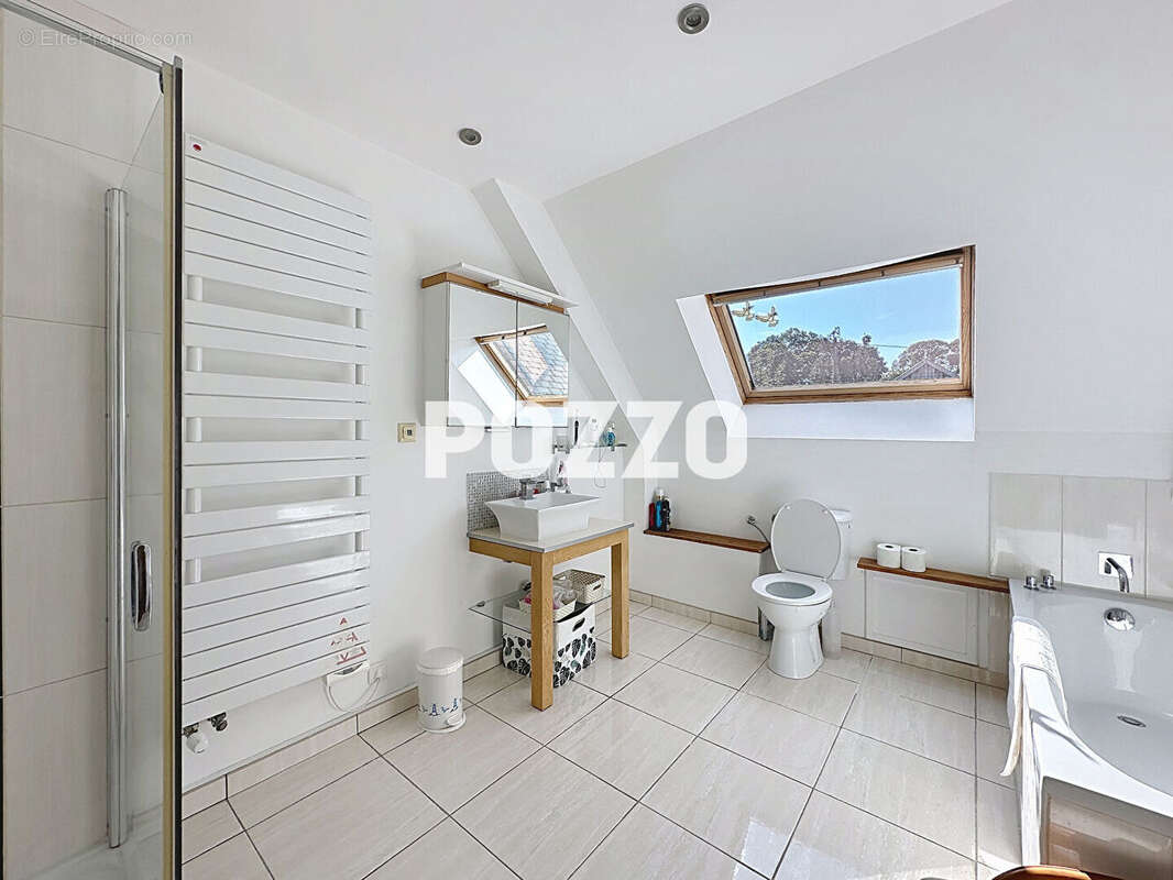 Maison à REFFUVEILLE