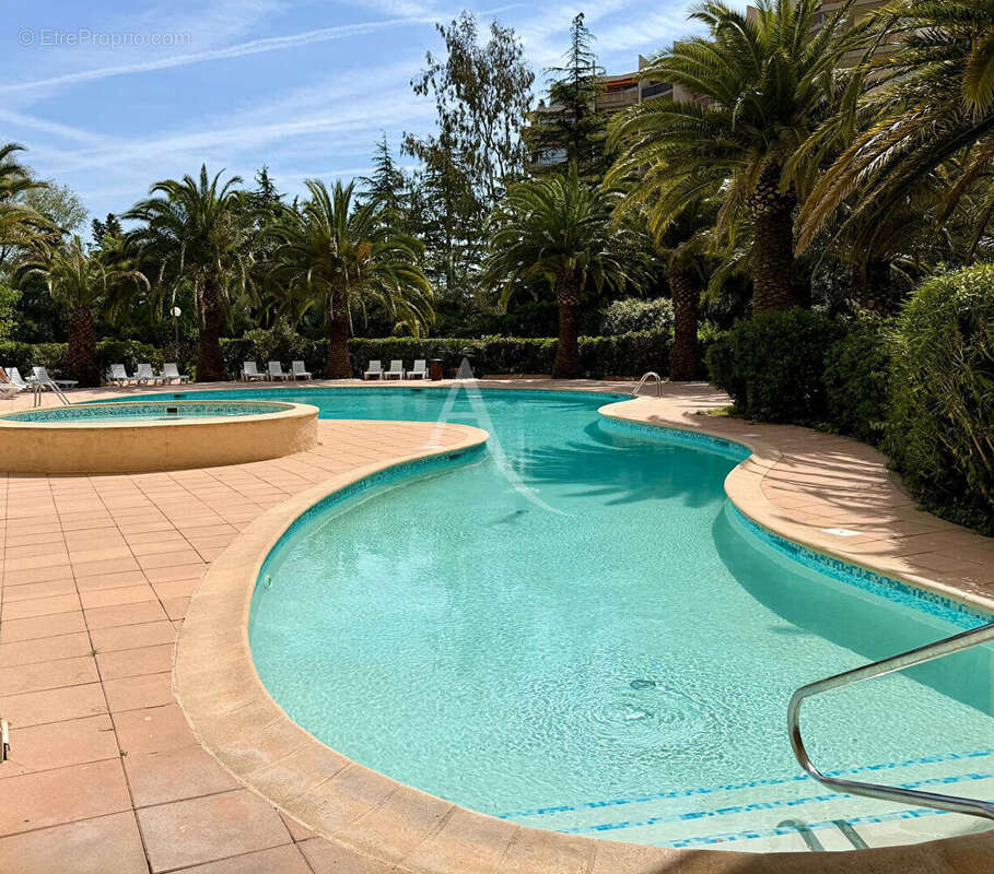 Appartement à MANDELIEU-LA-NAPOULE