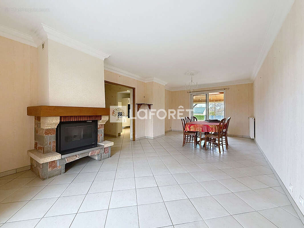 Maison à DOUE-LA-FONTAINE