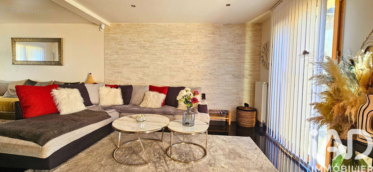 Photo 2 - Maison à CHANTELOUP-LES-VIGNES