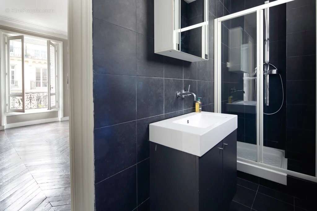 Appartement à PARIS-9E