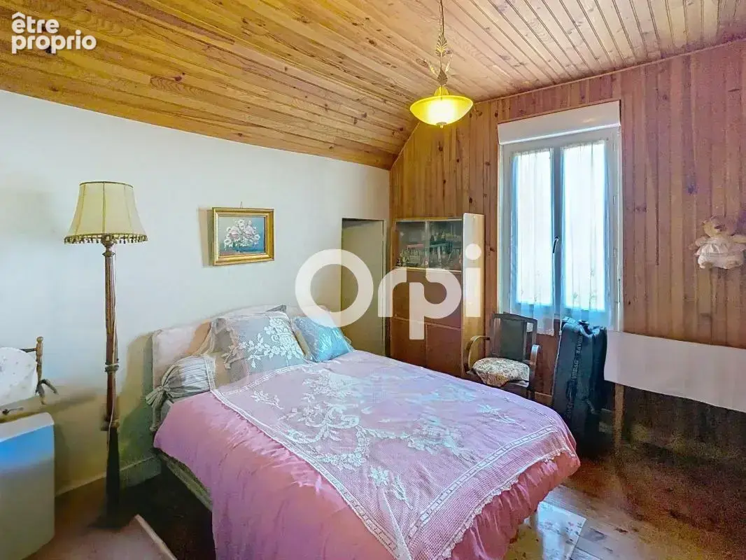 Titre : Maison individuelle avec grand terrain et dépendances - photo 11