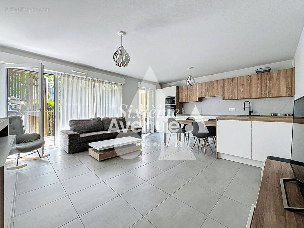 Appartement à MOUANS-SARTOUX