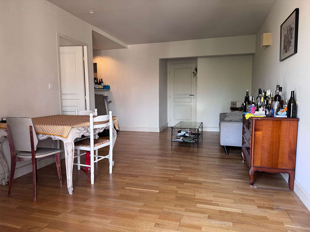 Appartement à VILLENEUVE-LES-AVIGNON