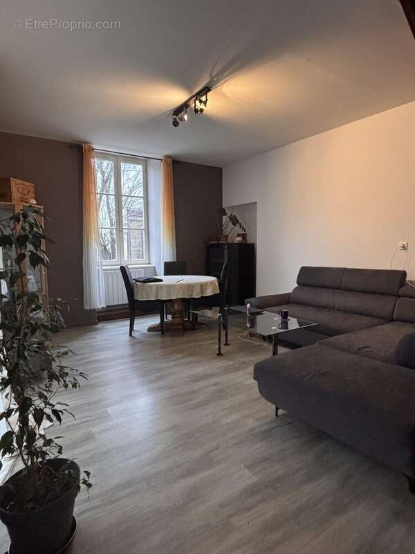 Maison à SAINT-ETIENNE-DE-SAINT-GEOIRS