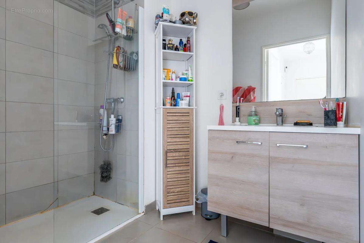 Appartement à VAUJOURS