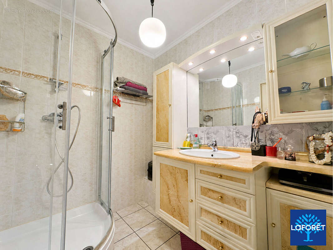 Appartement 3 pièces  95 m² , Résidence Marin la Meslée,  À deux pas du parc de la Rhonelle - photo 11