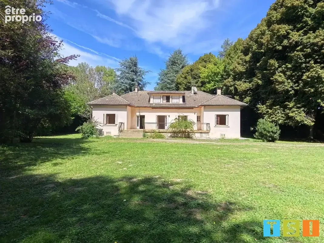 Vallée de la neste: grande maison cossue des années 70 sur un parc de 7743 m². - photo 4