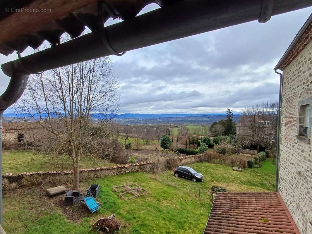 Maison à SAINT-JEAN-DES-OLLIERES