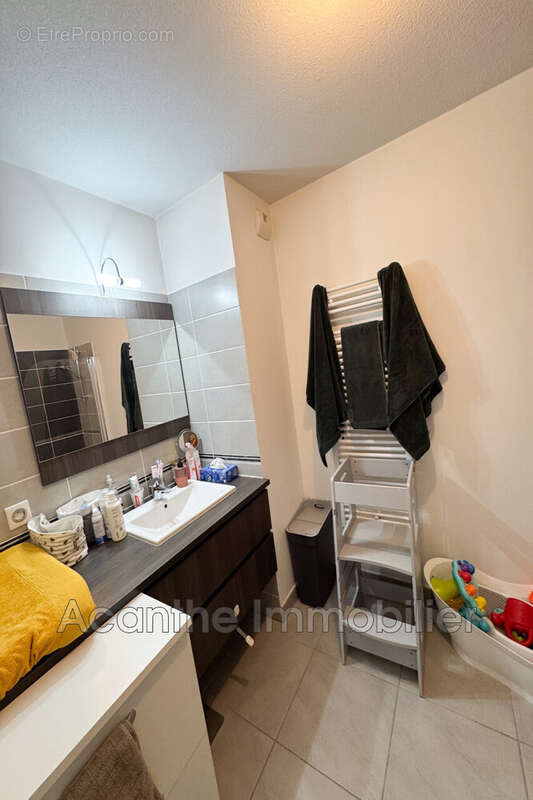 Appartement à LE CRES