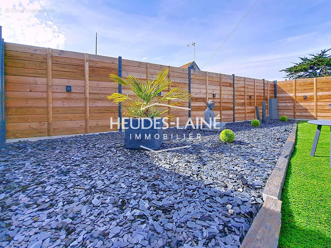 Maison à SAINT-PAIR-SUR-MER