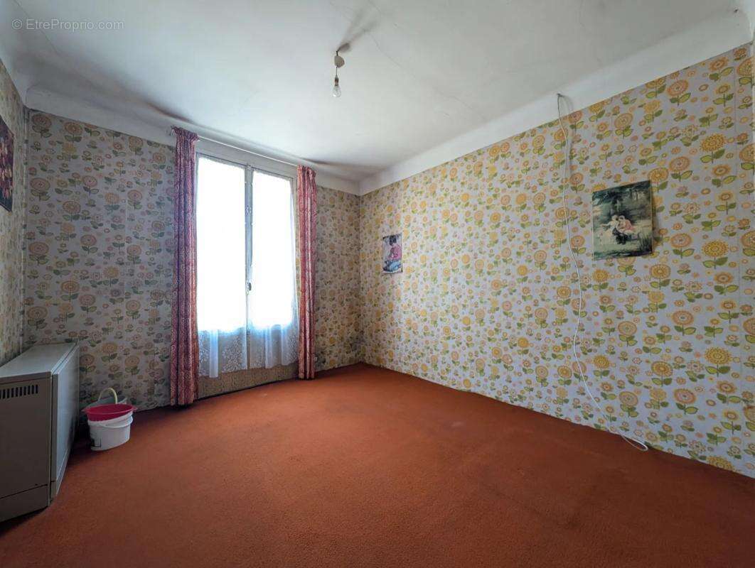 Maison à LES CLAYES-SOUS-BOIS