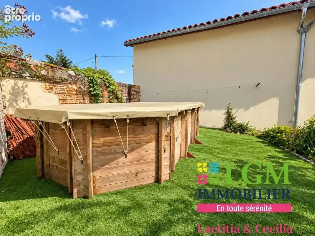  Élégance des années 1900 et confort moderne : Découvrez cette maison atypique à Mas-Grenier 10 Pièces avec jardin et garage - photo 13