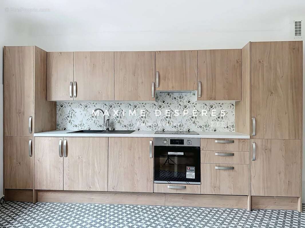 Appartement à COURBEVOIE