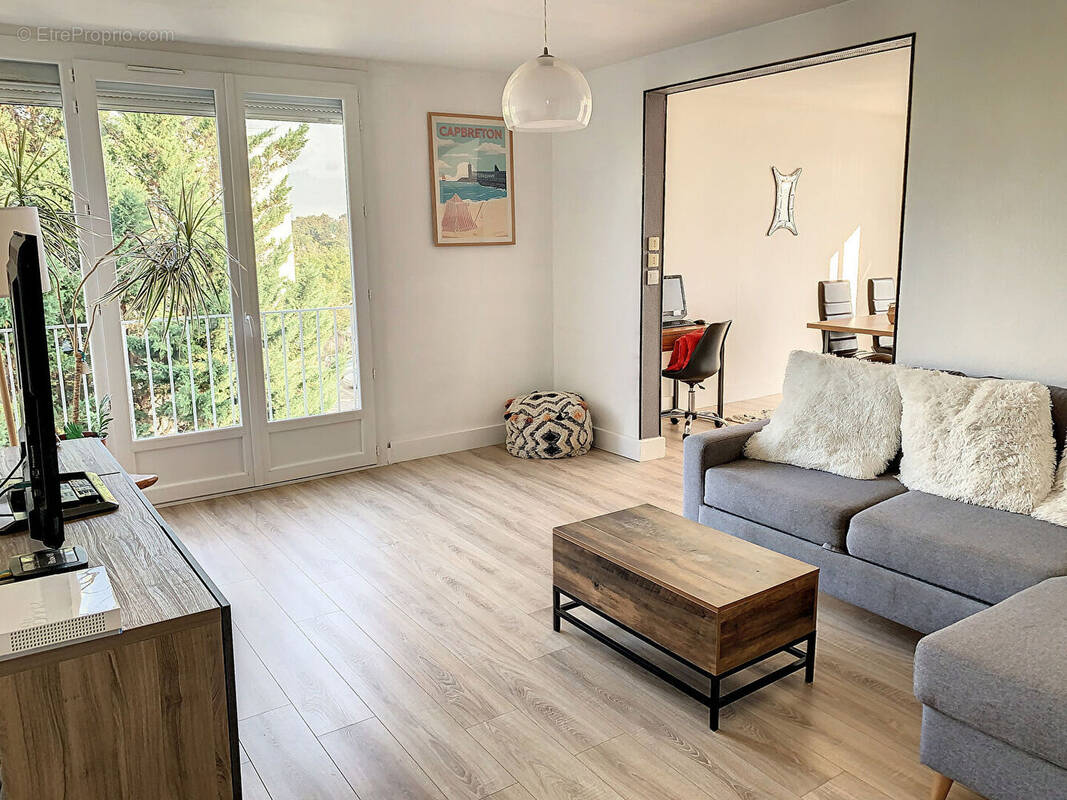 Appartement à VILLENAVE-D&#039;ORNON