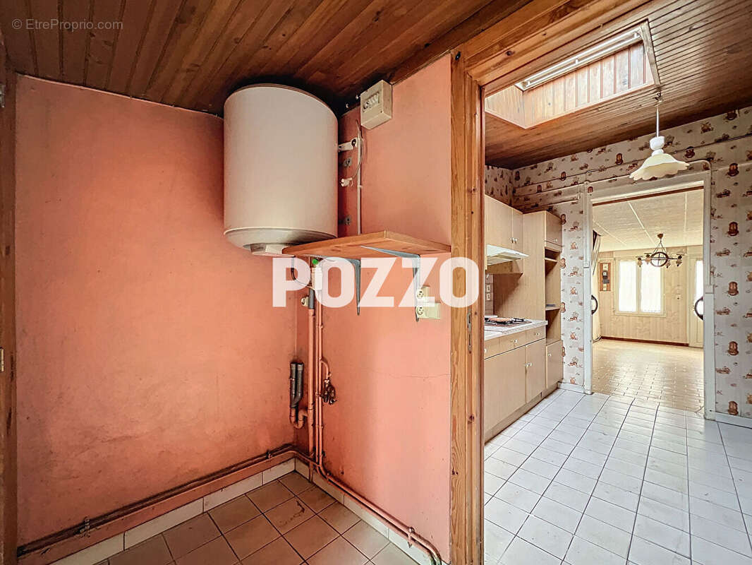 A VENDRE - Saint Hilaire Du Harcouet - Maison 2 pièce(s) 71.15 m² - Centre-ville - photo 7