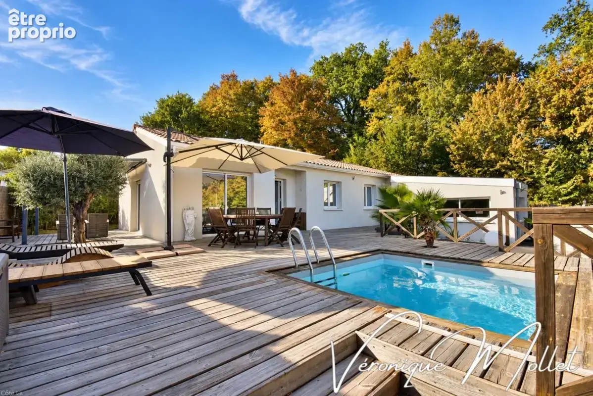 Photo Maison à Lignan-De-Bordeaux au prix de 470 000€
