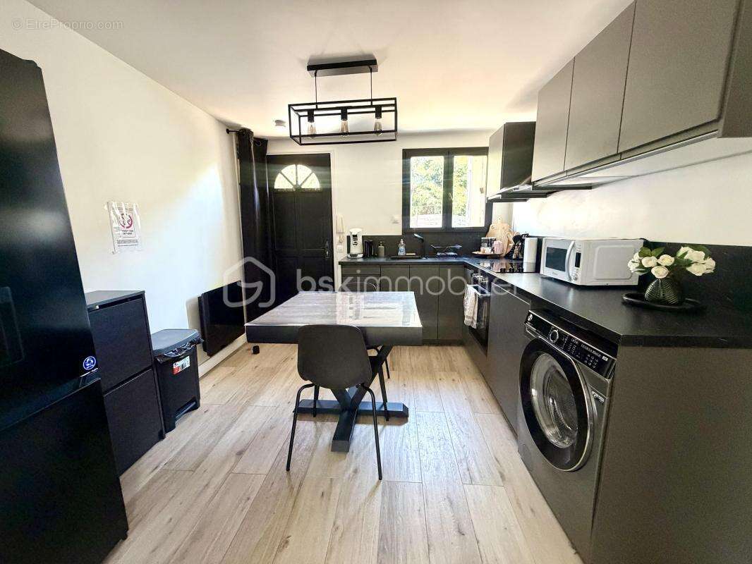 Maison divisée 110m2 – Lot arrière – T4 + T2 en duplex avec dépendance - photo 9