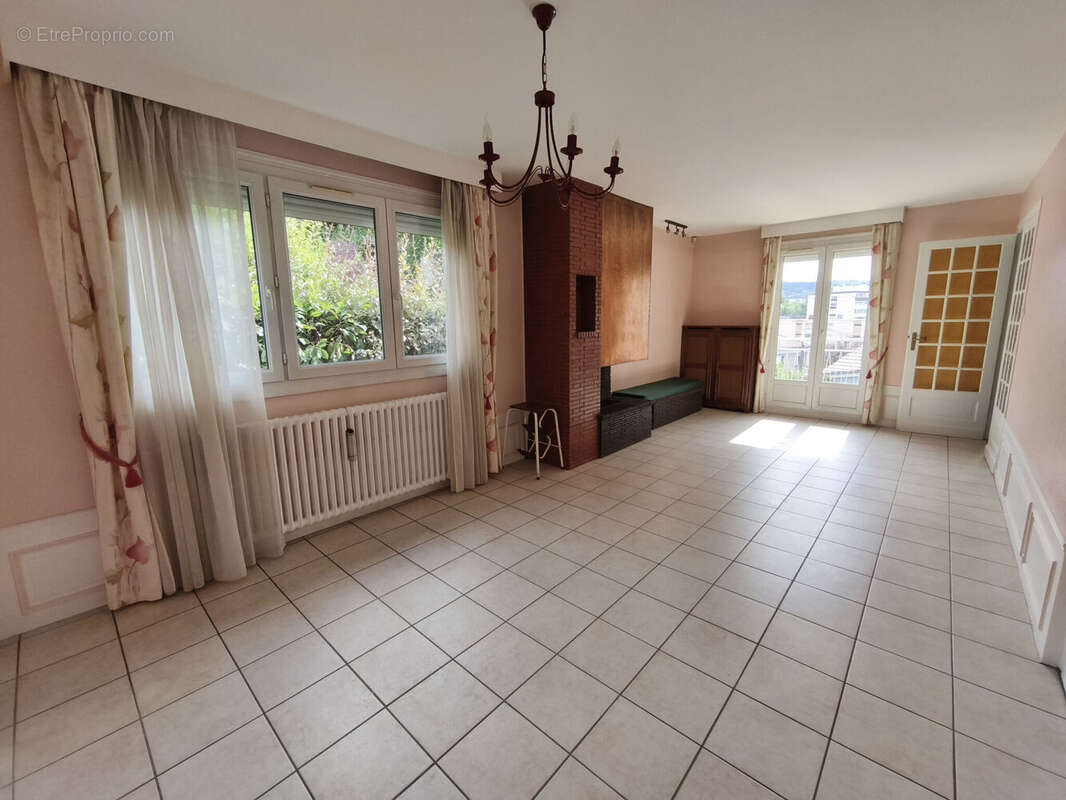 Photo 2 - Maison à SAINT-ETIENNE