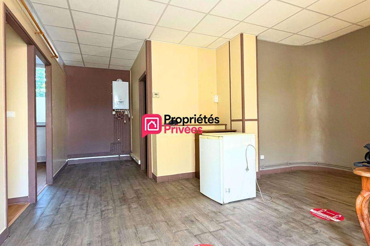 Immeuble à fort potentiel de 150 m2  T3 et local CHAPDES BEAUFORT 63230 - photo 3