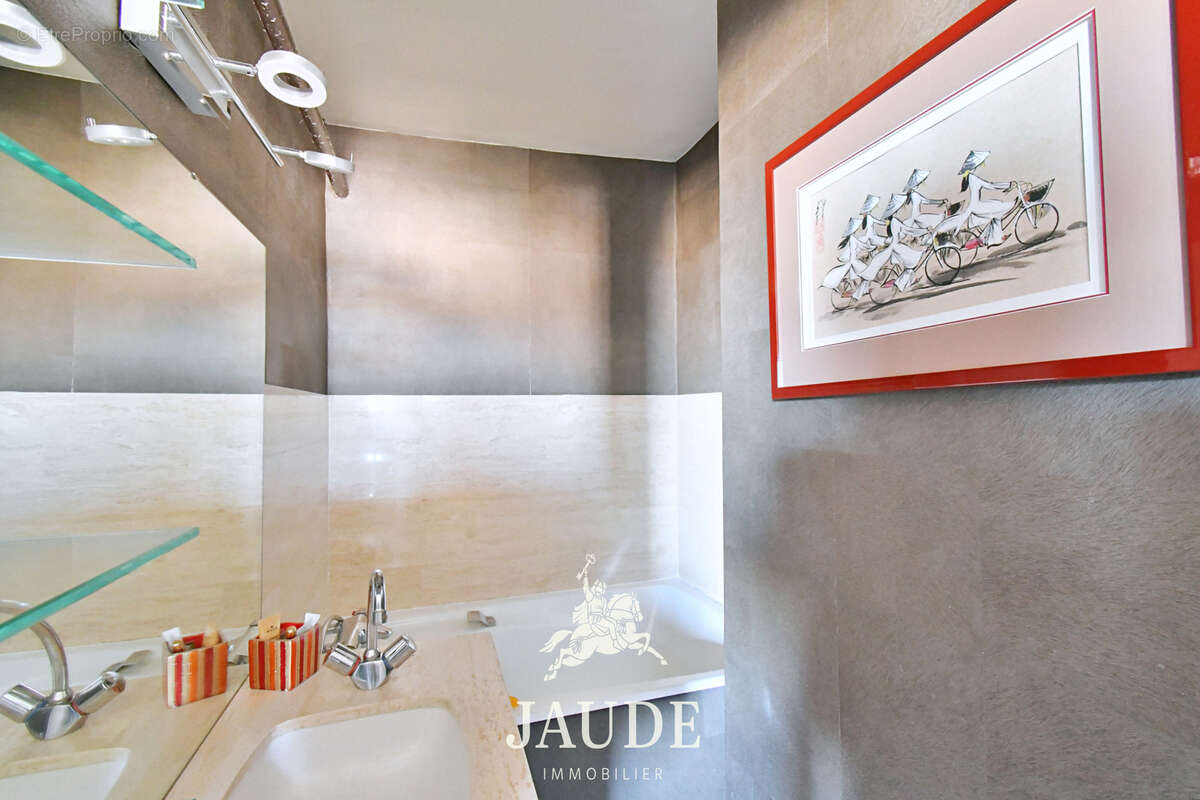 Appartement de caractère de 207 m2 en dernier étage avec vues dégagées   Plateau Central, Clermont-Ferrand - photo 7