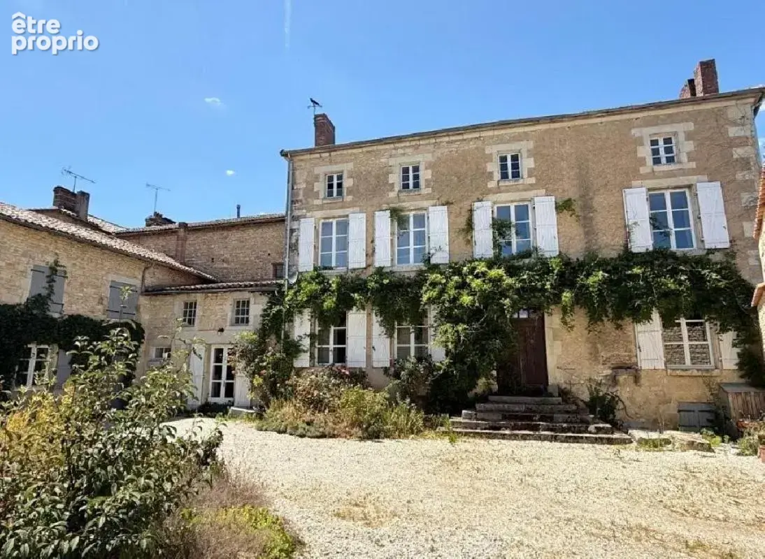 Maison 10 pièces 320 m² à vendre à Champagne-Mouton (16350) - photo 3