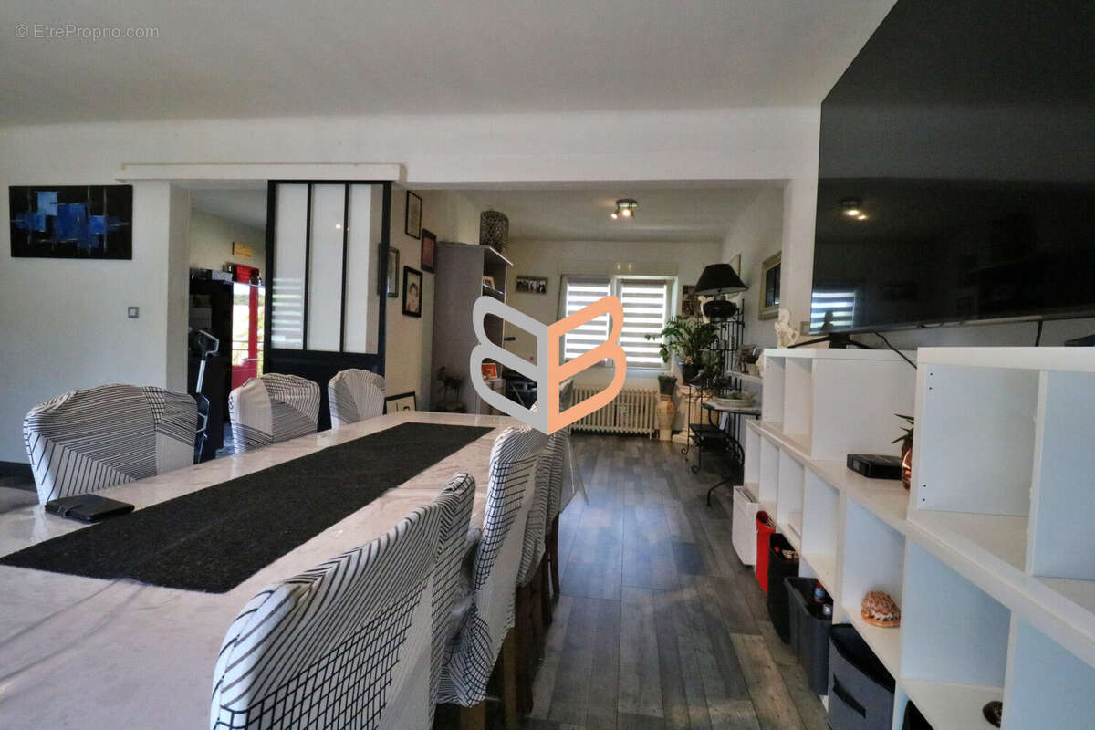 Maison à AUDUN-LE-ROMAN