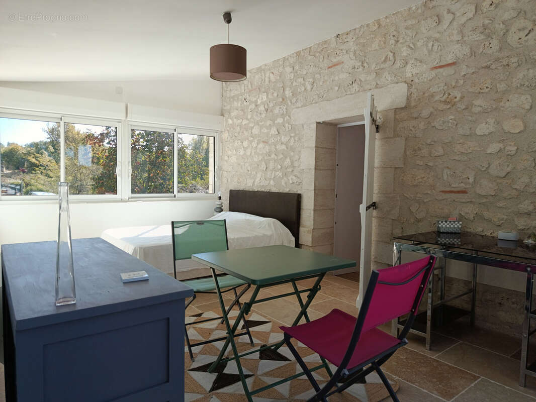 Maison à SAINTE-COLOMBE-EN-BRUILHOIS