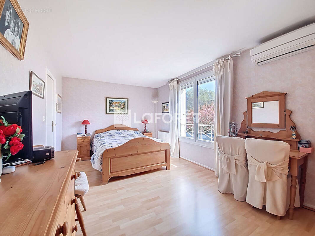 Maison à VERNEUIL-SUR-SEINE