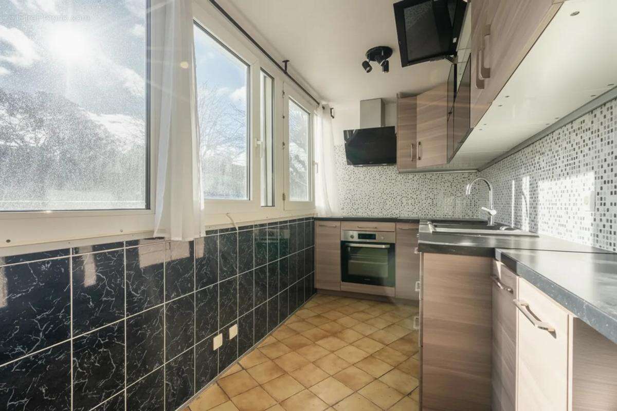Appartement à AUBERVILLIERS
