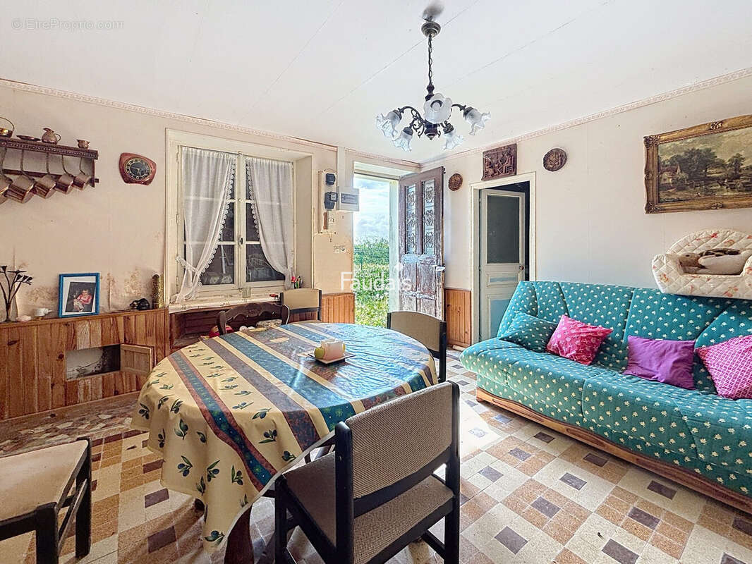 Maison 61 m² à Saint-Fromond  - photo 5