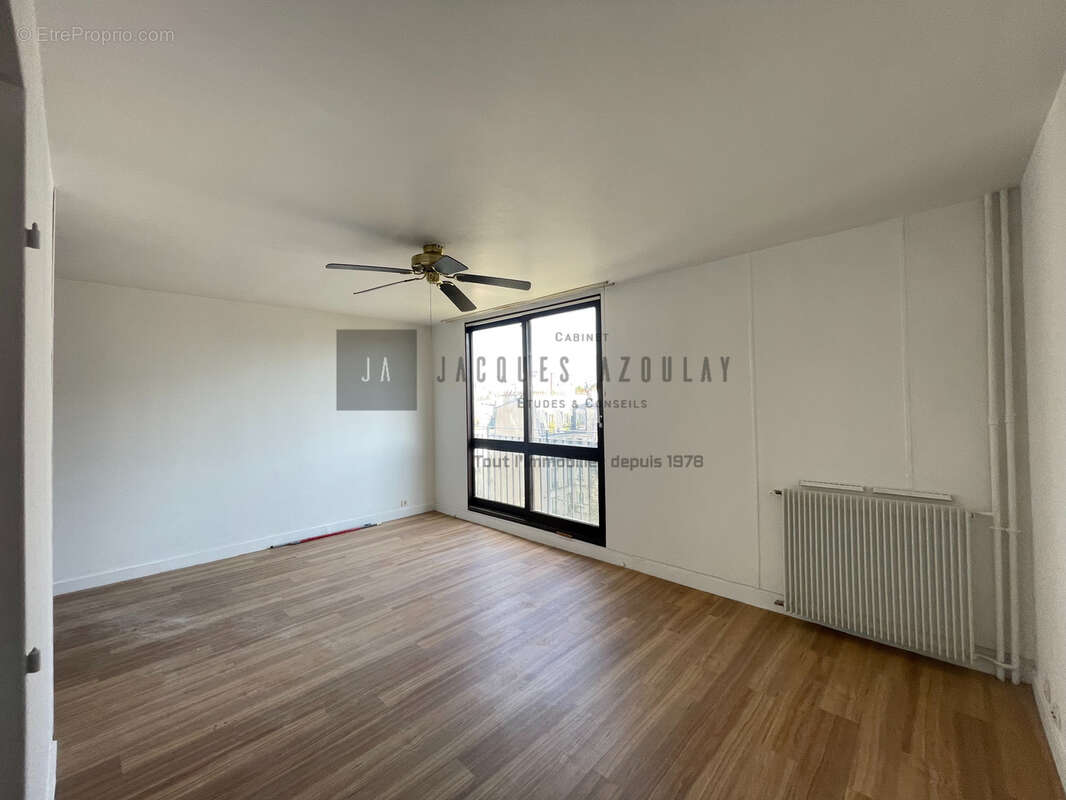 Studio - 32 m2 - Avec cave et emplacement de parking - photo 6