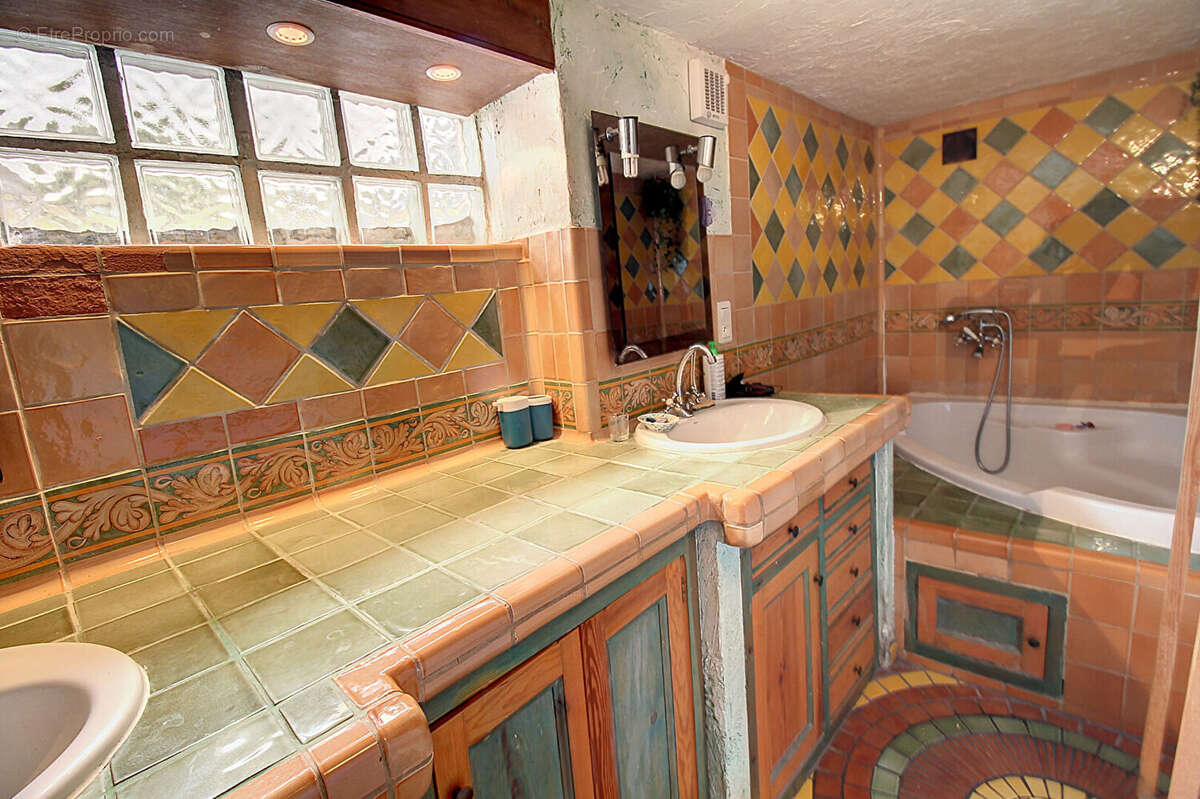 Maison à VILLECROZE